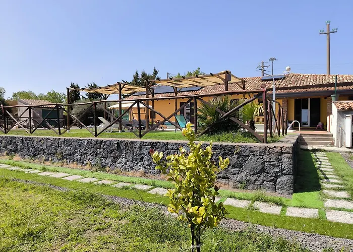 Egle Belpasso, Con Piscina *
