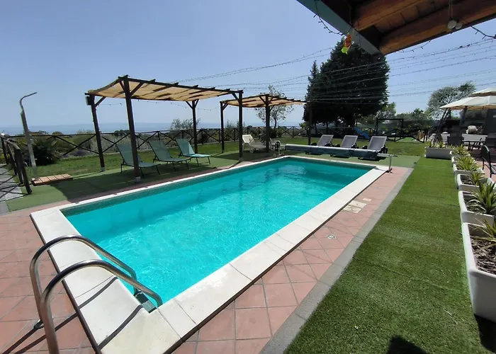 Egle Belpasso, Con Piscina Летний дом